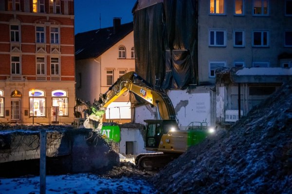 Die Arbeiten auf der Baustelle am Hornschen Tor sind so gut wie abgeschlossen. Nur im Kellergeschoss müssen noch einige Restarbeiten erledigt werden. - © Raphael Bartling