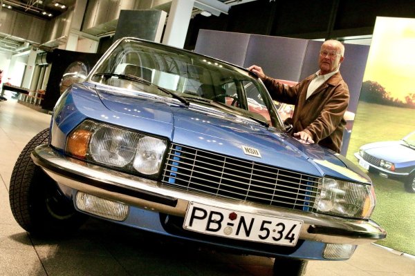 Mit dem atlantic-metallic-blauen NSU Ro 80 hat Josef Pieper seinen damaligen Chef Heinz Nixdorf im In- und Ausland gefahren. - © Rajkumar Mukherjee