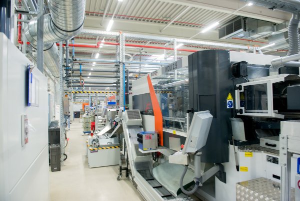 Stillstand: Beim Elektronikhersteller Weidmüller ist die Produktion zum Erliegen gekommen. Grund ist eine Cyberattacke. - © Patrice Kunte (MA)Hannover 30449 Hanomaghof 2