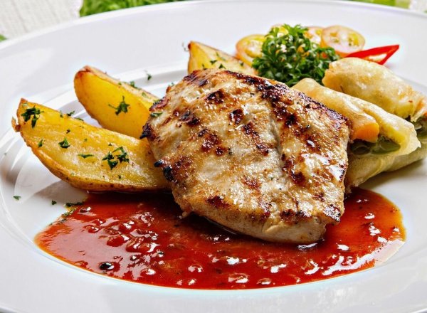 Auch die Preise für die Mittagessen in den Kitas sind gestiegen. - © Pixabay