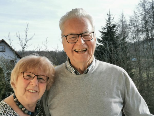 Feiern am Sonntag ihre eiserne Hochzeit: die "Ur-Bösingfelder" Ingrid und Rolf Kuhfuß. - © Sylvia Frevert