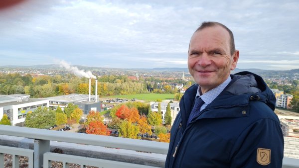 Hochschulpräsident Prof. Dr. Jürgen Krahl ist mit der Entwicklung der vergangenen Jahre an der TH OWL sehr zufrieden, sagt er. - © Archivfoto: Marianne Schwarzer