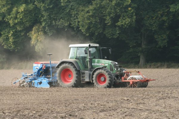Im Jahr 2030 soll nach dem Willen der Landesregierung ein Fünftel der Felder ökologisch bewirtschaftet werden. In Nordlippe könnte es für Bauern Unterstützung bei der Umstellung von konventionellem auf Öko-Landbau geben. - © Archivfoto: Bernhard Preuß