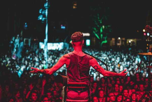 Bukahara spielt 2019 auf der Sommerbühne. Finden Open-Air-Konzerte bald am Kaiser-Wilhelm-Platz statt? - © Malte Oing