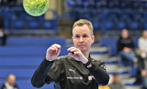 Sitzt demnächst wieder auf der Trainerbank: Der ehemalige Frauenhandball-Bundesliga-Coach André Fuhr. - © Oliver König