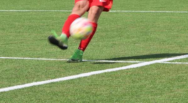 Der Ball rollt bei Cavo-Spielen vorerst nicht mehr. - © Sebastian Lucas