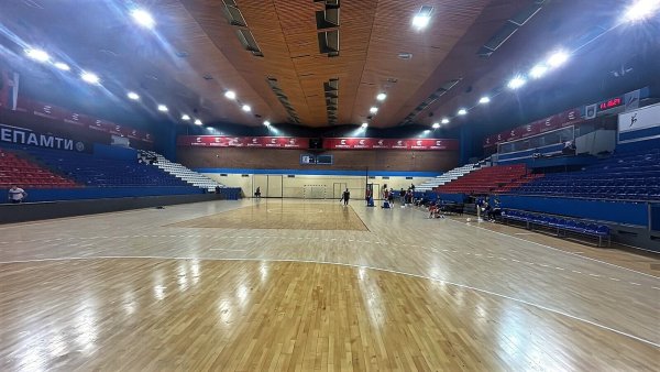 Die Halle "Sportski Centar Vozdovac“ in Belgrad, in der die HSG Blomberg-Lippe ihr Europapokalrückspiel bestritt. Hier eine Aufnahme während des Training am Freitag. - © Oliver Lippert