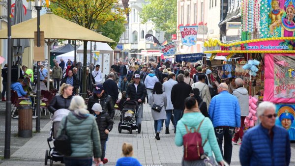 Die Innenstadt lockt nicht nur bei Veranstaltungen wie dem Residenzfest (unser Bild) Besucher an. - © Archivfoto: Nicole Ellerbrake