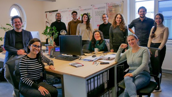 Internationale Mitarbeiter des Instituts für Designstrategien aus Nordafrika, Südamerika, Balkan und dem Nahen Osten arbeiten in Projekten, der Lehre, an ihren Doktorarbeiten oder in Praktikumsstellen. - © TH OWL