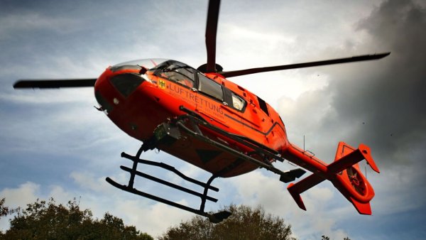 Nach den Kollisionen auf der A2 im Kreis Gütersloh waren auch Rettungshubschrauber im Einsatz. - © Sarah Jonek