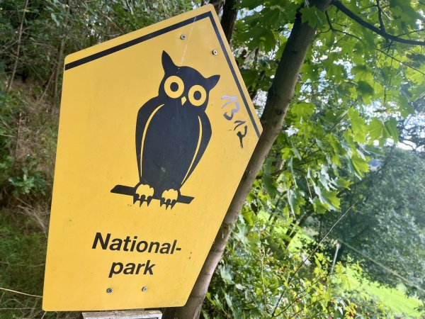 In Deutschland ist die Eule das Symbol für Nationalparks, sie wurde schon in DDR-Zeiten verwendet. - © Jens Reddeker