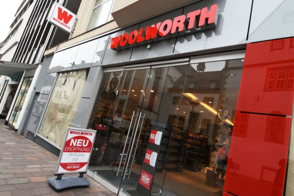 Während der Einzelhandel um seine Kunden kämpfen muss, erfreuen sich Discounter-Ketten wie Woolworth über steigende Umsatzzahlen. - © Lena Henning