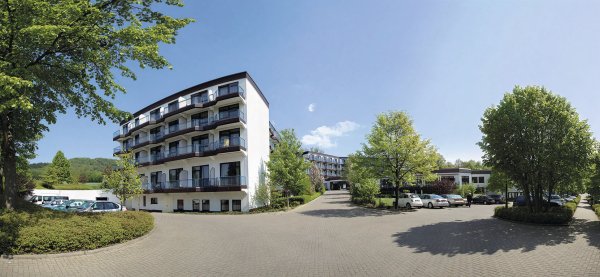 Mit dem Angebot einer Rheumatologie ging die Parkklinik vor mehr als 40 Jahren in Bad Pyrmont an den Start. Jetzt wird die Fachabteilung geschlossen. - © Copyright: m&i-Fachklinik Bad Pyrmont