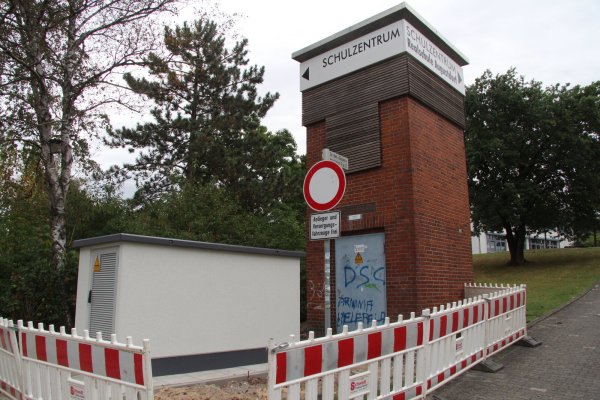 Abreißen oder etwas draus machen? In der Politik gibt es unterschiedliche Meinungen, was man mit dem ausgedienten Trafoturm am Inselweg machen soll. - © Dieter Asbrock