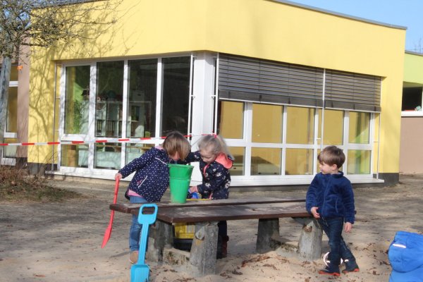 Im Stadtgebiet von Lage haben Eltern die Möglichkeit, ihr Kind in einer Kindertagesstätte oder von einer der 35 Tagespflegepersonen betreuen zu lassen.  - © Cordula Gröne