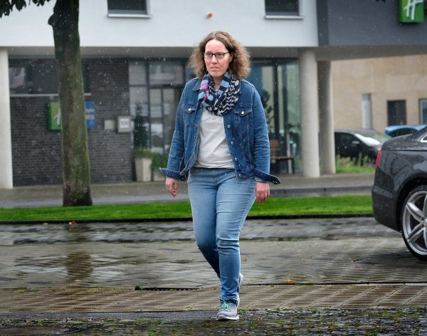 Dorothee Beckord (42) aus dem Kreis Gütersloh kämpft vor dem Bielefelder Landgericht gegen Biontech/Pfizer.