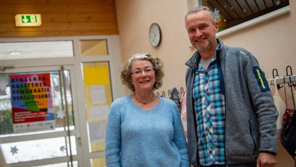 Andreas Meier ist der neue Leiter der OGS in Hiddesen. Noch bis zum Ende des Jahres wird er von Renate Kuri-Wiesler unterstützt, die den Posten nach der Vakanz übergangsweise übernommen hatte. - © Raphael Bartling