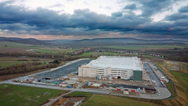 Auch wenn die Arbeiten am Logistikzentrum in Belle noch nicht abgeschlossen sind, sucht Amazon schon kräftig nach Mitarbeitern. - © Archivfoto: Nicole Ellerbrake