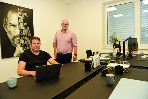Betreiber Henrik Leßmann und Dennis Hippler. - © Nicole Ellerbrake