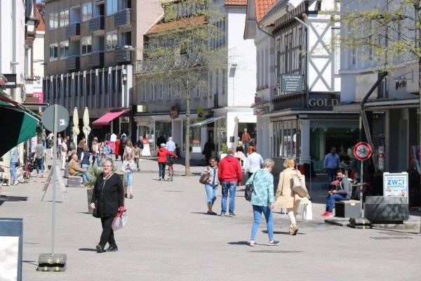 An einem verkaufsoffenen Sonntag könnte die Salzufler Innenstadt deutlich voller sein. - © Alexandra Schaller
