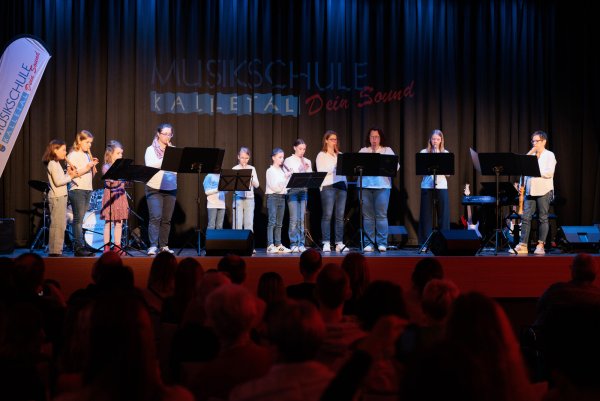 Beim Jahresabschlusskonzert der Musikschule Kalletal zeigten die Ensembles, was sie gelernt haben. - © Max Krause