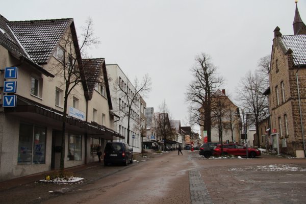 Die Mittelstraße in Exteral soll mithilfe von Fördermitteln aufgehübscht werden. - © Nadine Uphoff