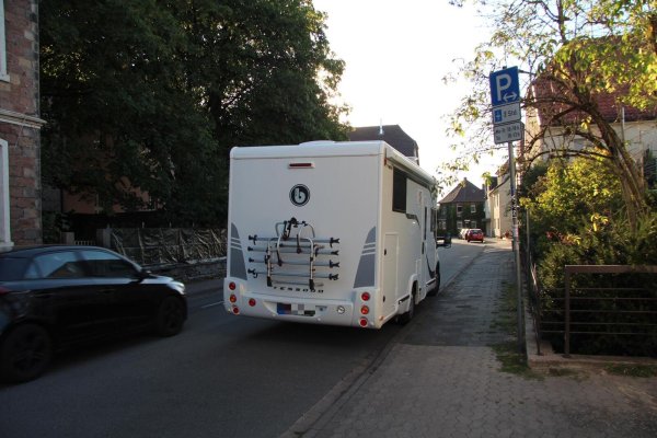 Die Parkscheibenpflicht in der Braker Mitte soll schon bald bis Jahresende pausieren. - © Nadine Uphoff