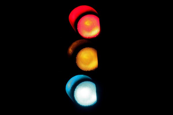 In Horn-Bad Meinberg und Detmold sind am Donnerstag mehrere Verkehrsampeln ausgefallen. - © Symbolbild: Oliver Berg/dpa