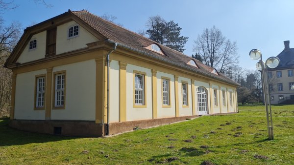 Der eine von den beiden Marställen soll demnächst die Stadtbücherei untergebracht werden, schlägt die Stadtverwaltung vor. - © Marianne Schwarzer(LZ)