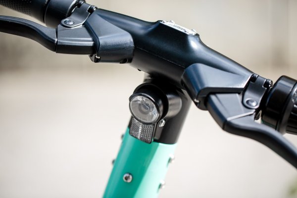 E-Scooter-Fahrer missachtet rote Ampel - © Symbolbild Pixabay