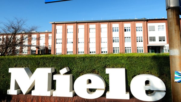 Gespräche am Stammsitz: Für die Zukunft des Gütersloher Gerätewerkes liegen mehrere Szenarien auf dem Tisch. - © Andreas Frücht