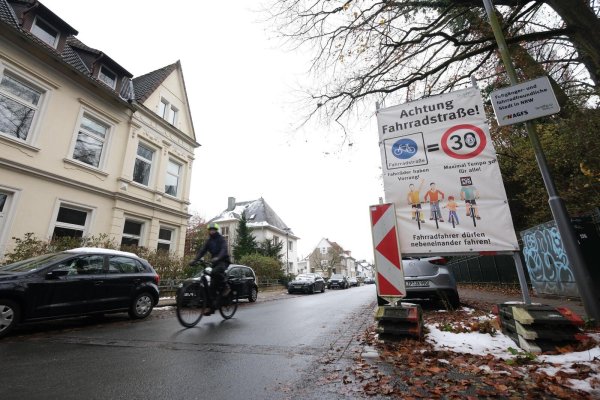 Lieber mehr Fahrradstraßen, die einen Stadtring bilden - das wünscht sich der ADFC für Detmold. Ein Einbahnstraßering rund um die City sei eher nicht zuelführend und würde Unsummen verschlingen, die dann nicht für den Ausbau wichtigerer Infrastruktur bereitstünden. - © Sven Koch