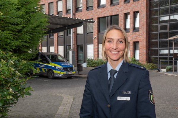 Julia Breitenstein hat im Oktober 2024 die Leitung der lippischen Verkehrspolizei übernommen. - © Foto: Sonja Thelaner/Polizei Lippe