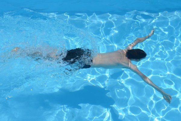 Ab ins Wasser: Seit Anfang Februar hat das Ishara in Bielefeld einen Unisexbereich zum Umziehen und Duschen. - © Symbolbild: Pixabay