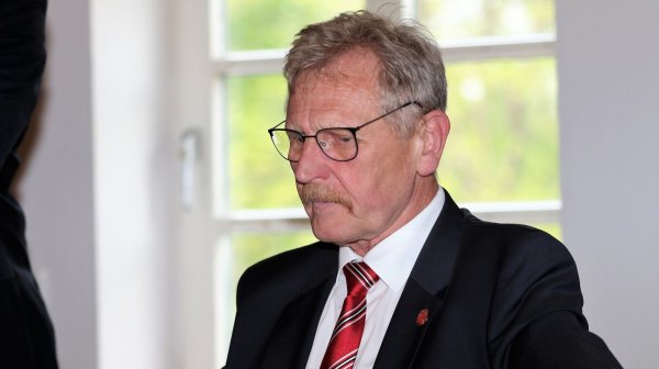 Bleibt für weitere drei Jahre Kreisvorsitzender des Fußball- und Leichtathletikkreises Detmold. - © Oliver König