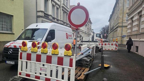 Ein Teil der Hermannstraße in Detmold ist aktuell gesperrt. - © Janet König
