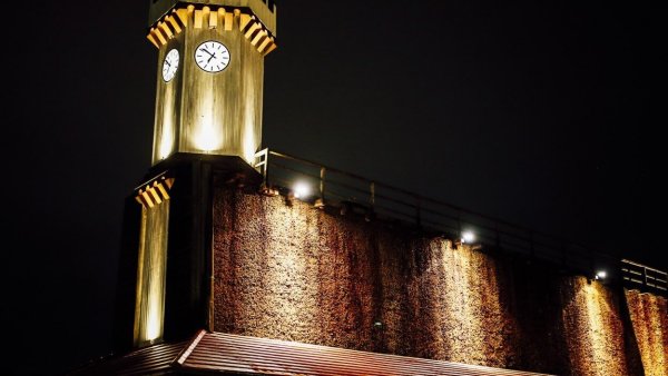 Das Uhrenturm-Gradierwerk soll abgerissen und mit neuem, innovativen "Innenleben" wieder aufgebaut werden. - © Staatsbad Salzuflen/S. Strothbäumer