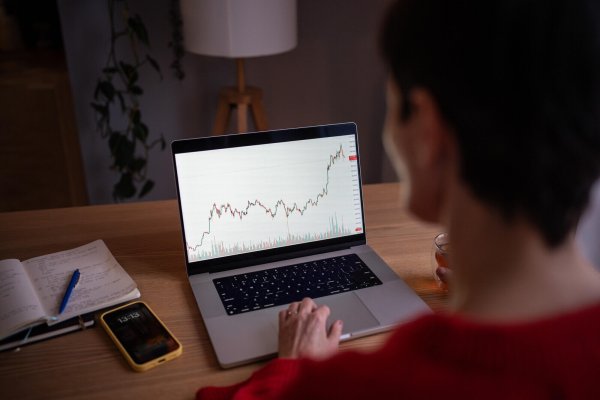 Banken werben damit, dass Kontoauszüge online in Echtzeit zu verfolgen sind. - © picture alliance / Zoonar