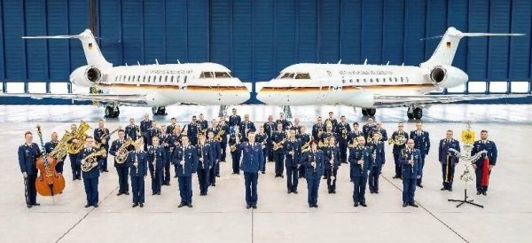 Das Luftwaffenmusikkorps Münster kommt in die Konzerthalle. - © Bildrechte: Luftwaffenmusikkorps Münster