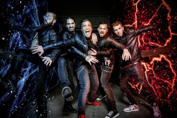 Die fünf Musiker von "Eizbrand" bieten Deutschrock vom Niederrhein. Am Samstag, 17. August, treten sie beim "Rock am Köterberg" auf. - © Bildrechte: Eizbrand