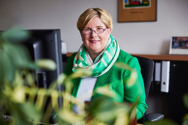 Claudia Middendorf ist die Beauftragte der Landesregierung für Menschen mit Behinderung sowie für Patientinnen und Patienten. - © Anna Spindelndreier