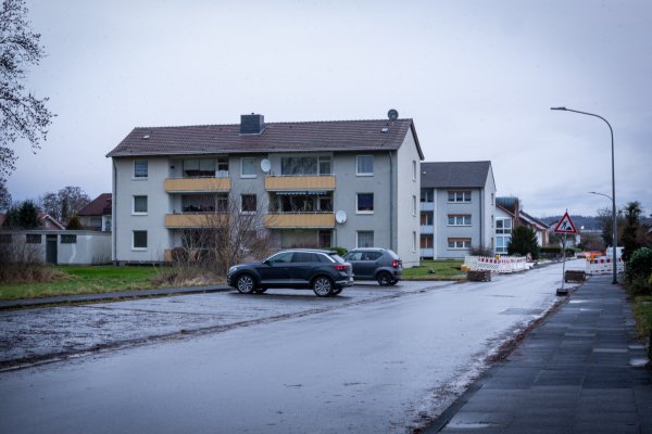 Bevor das Bauvorhaben in der Kampstraße beginnen kann, müssen sämtliche Mietverhältnisse geklärt sein. Größtenteils sind zwischen Investor und Mietern bereits Vereinbarungen getroffen worden. - © Raphael Bartling