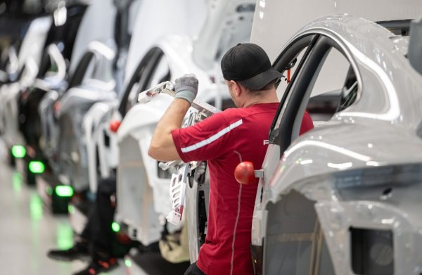 Führende Unternehmen der Automobilbranche möchten dem Vormarsch von Tech-Konzernen wie Google in der Automobilherstellung entgegentreten. (Archivbild) - © Marijan Murat/dpa