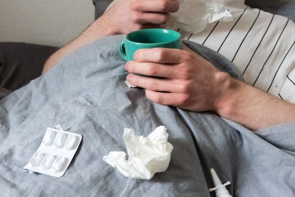 «Leisure Sicknes»: Einer Studie zufolge kennen viele Menschen das Phänomen, ausgerechnet an freien Tagen Krankheitssymptome zu erleben. (Symbolbild) - © Philip Dulian/dpa