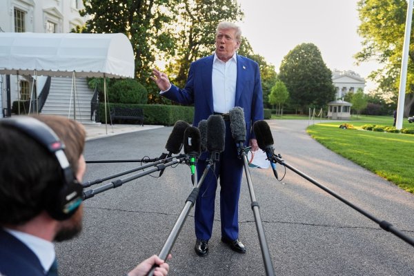 US-Präsident Donald Trump will nach eigenen Worten keine Machtwechsel im Iran erreichen. - © Evan Vucci/AP/dpa
