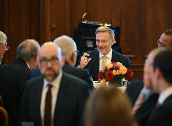 Lindner ist für Gespräche mit Unternehmern in New York und reist dann zum Internationalen Währungsfonds nach Washington weiter. - © Soeren Stache/dpa
