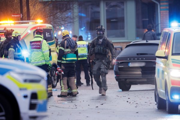 An der Schule in Schweden kam es zu einem Großeinsatz. - © Kicki Nilsson/TT News Agency/AP/dpa