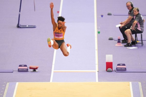 Olympiasiegerin Malaika Mihambo wird beim Leichtathletik-Meeting in Düsseldorf nicht von einem Absprungbalken, sondern aus einer Zone abspringen. - © Michael Kappeler/dpa