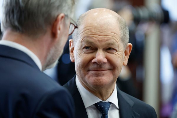 Die EU-Führungsspitzen berieten darüber, wie mehr Geld in europäische Rüstung investiert werden kann. - © Geert Vanden Wijngaert/AP/dpa