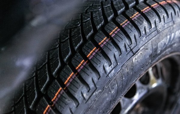 Winterreifen - © Foto: Markus Scholz/dpa-tmn